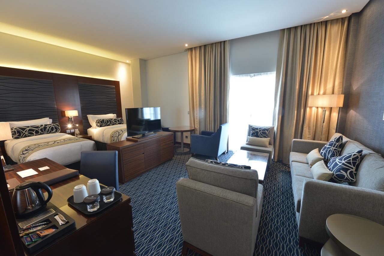 Ramada By Wyndham Manama City Centre Exterior foto